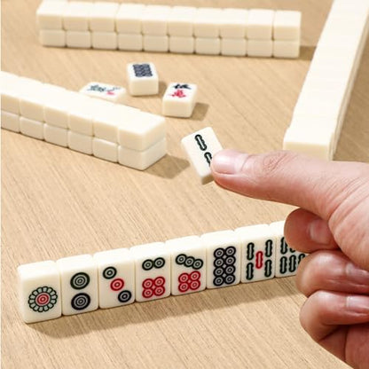 Homoyoyo Chinese Portable Mini Mahjong Tile Set Mini Mahjong Set 146 Tiles - Portable Travel Game with Case, 0.8 Inch Heavy Melamine for Camping Party Family Gathering, Traditional Chinese Version