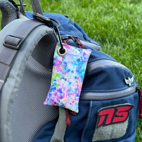 HYZER HOUND DISCS Disc Golf Chalk Bag | Dry Your Hands in the Heat of Summer | Attaches to Bag with a Carabiner | Improve Your Hand Grip for Consistency | Essential Disc Golf Accessories | Chalk - color: White Splatter