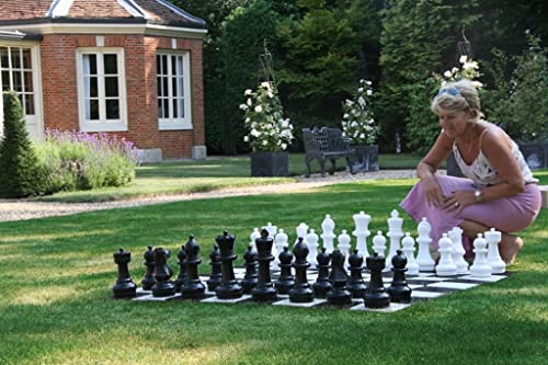 Uber Games Garden Chess Set with Lawn Friendly Chequerboard