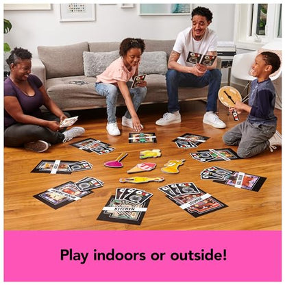 Spin Master Games, Clue Giant Edition, Family Game for Indoor & Outdoor Fun with Big Oversized Board, for Family and Kids, 2-4 Players, Ages 6 & Up - style: Giant Clue